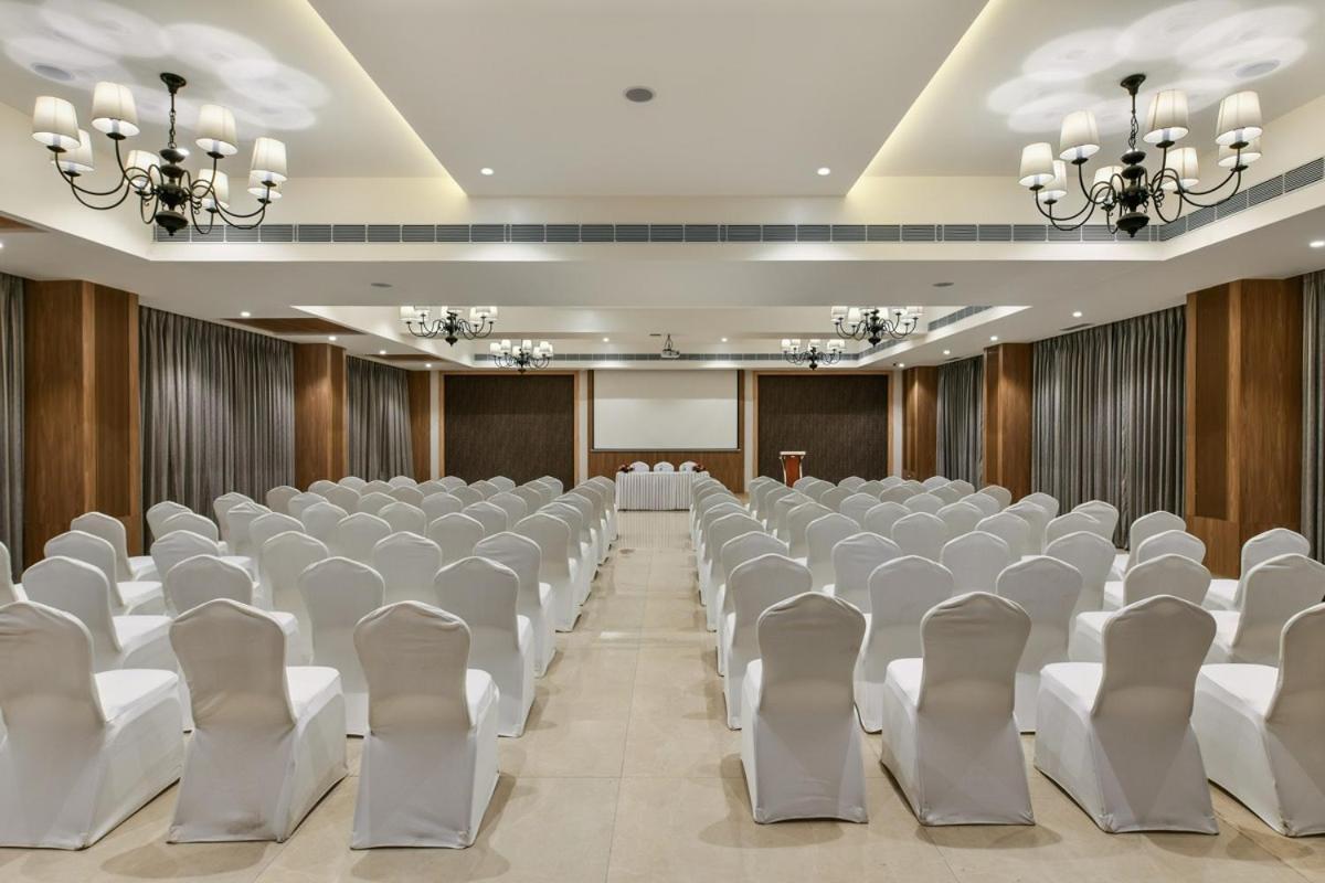 Meritas Aura Resort Lonavala Kültér fotó